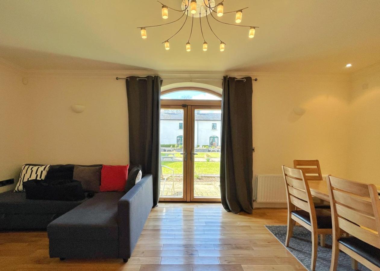 Appartamento Escape Ordinary At Castle Hume Enniskillen Esterno foto