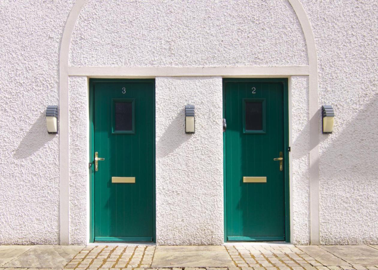 Appartamento Escape Ordinary At Castle Hume Enniskillen Esterno foto