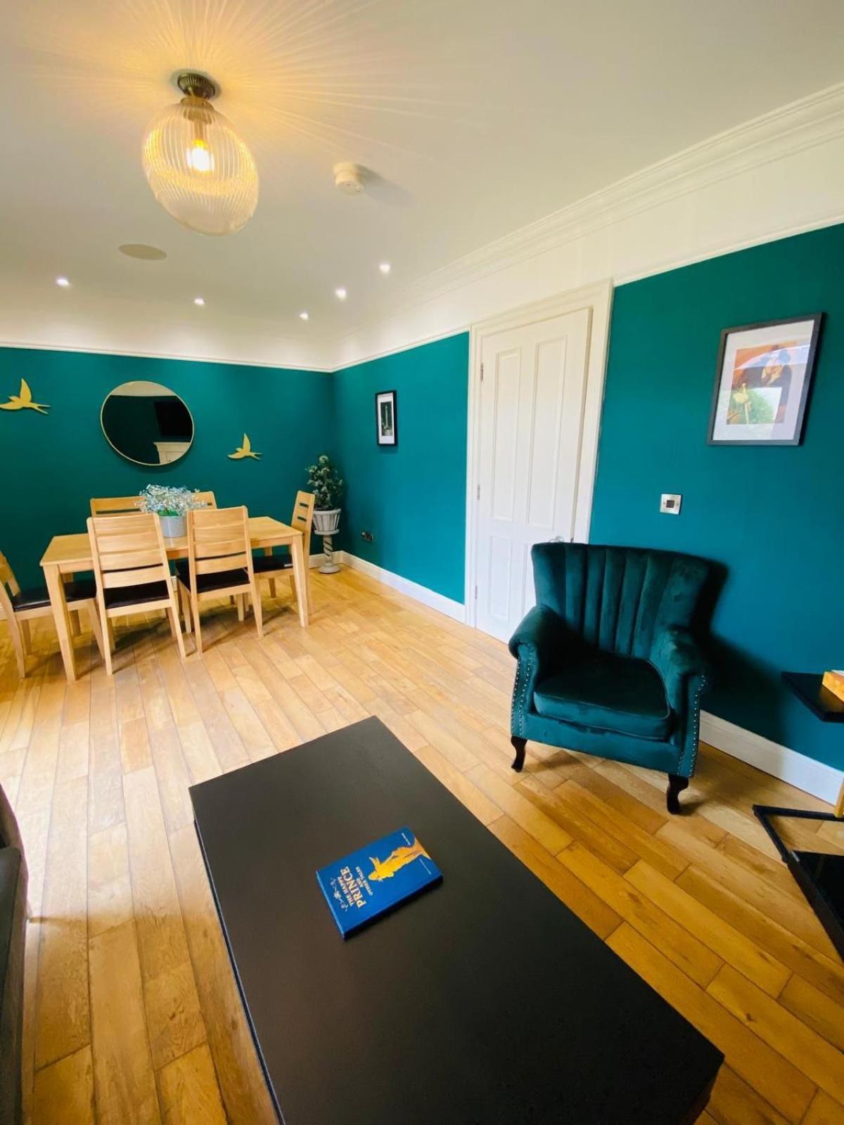 Appartamento Escape Ordinary At Castle Hume Enniskillen Esterno foto
