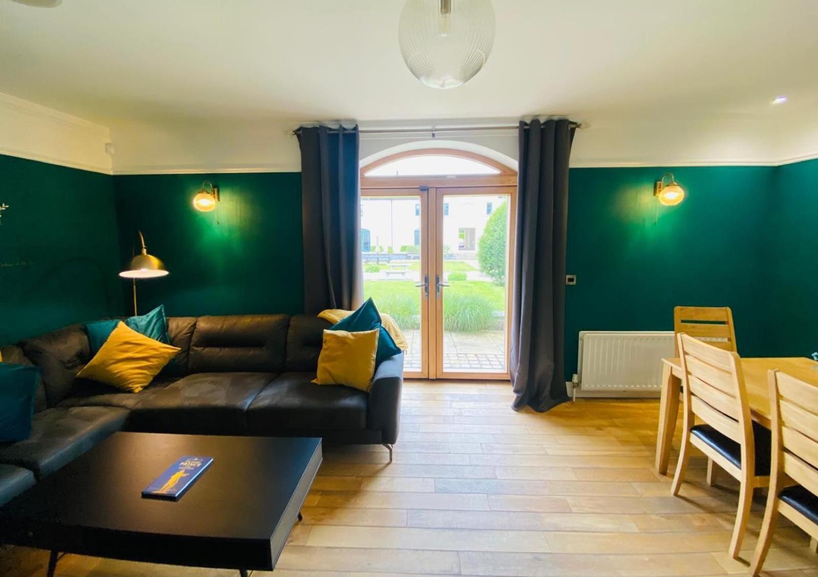 Appartamento Escape Ordinary At Castle Hume Enniskillen Esterno foto